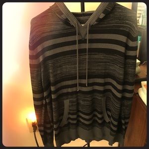 Static Skateboarding Pullover